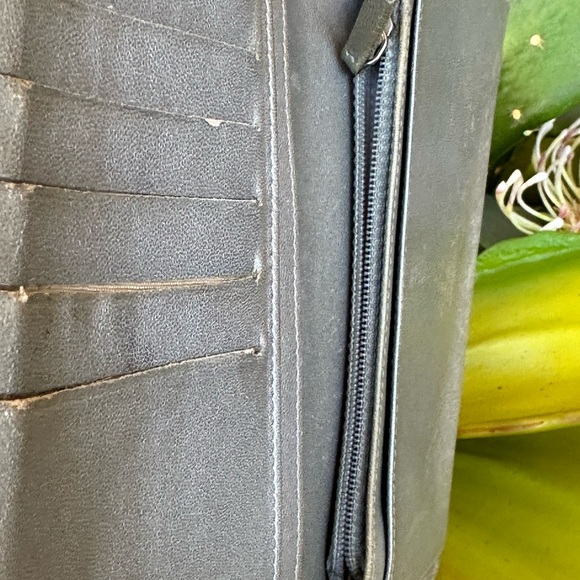 CHANEL CAMELLIA FLORAL LAMB SKIN WALLET GUC  BLACK GREY INTERIOR - Picture 11 of 16